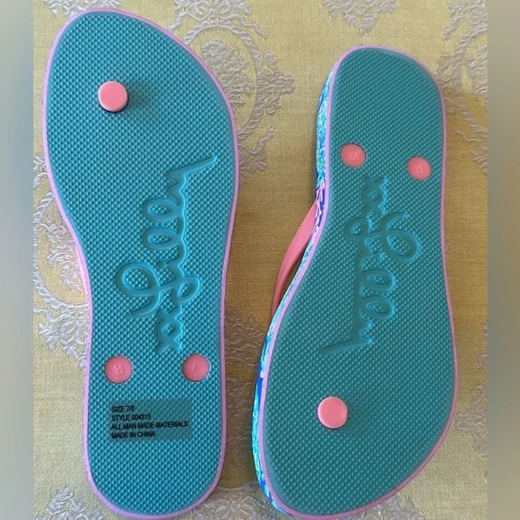 Lilly Pulitzer Pool Flip Flops Size 7/8 - Picture 2 of 2